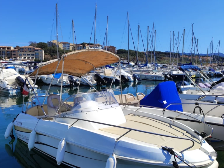 Location Bateau à moteur à Six-Fours-les-Plages - Bénéteau Flyer 5.5 SUNdeck