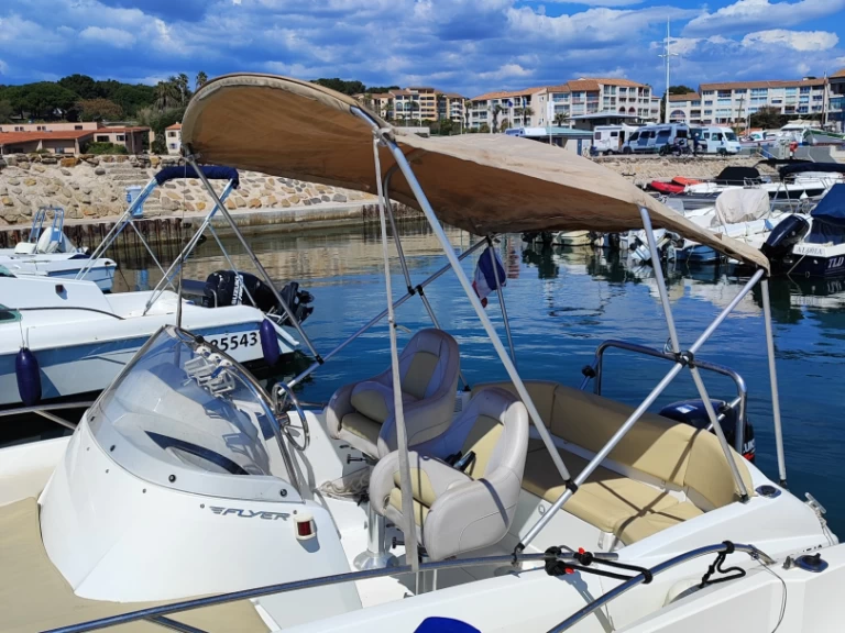 Location Bateau à moteur Bénéteau avec permis