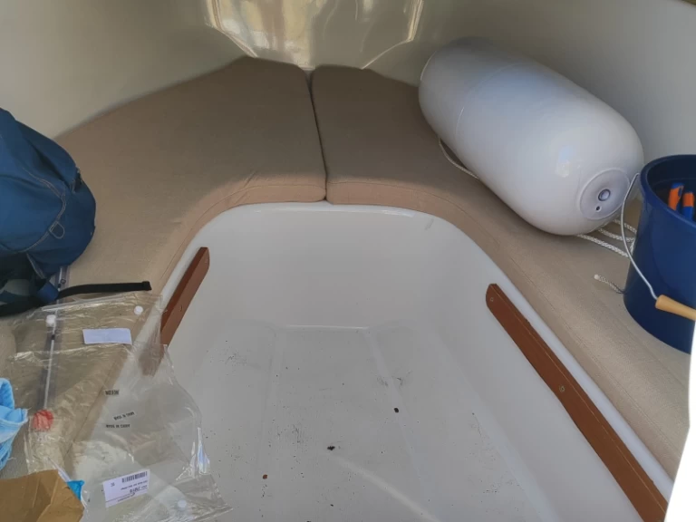 Bateau à moteur à louer à Six-Fours-les-Plages au meilleur prix