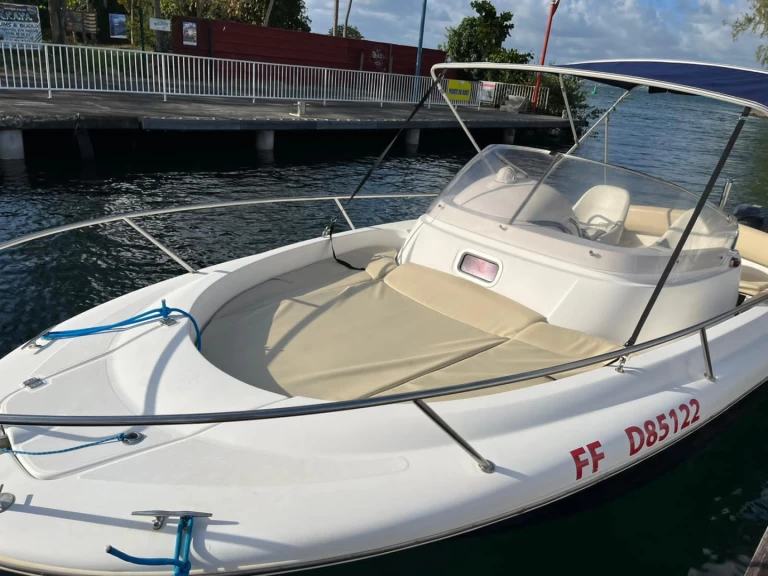 Location à Les Trois-Îlets - Jeanneau Cap Camarat 715 WA sur SamBoat