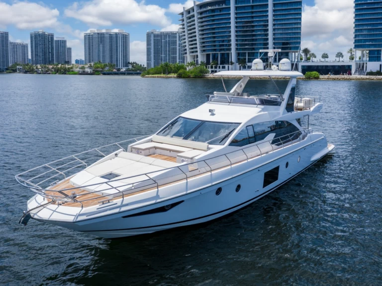 Location Yacht Azimut avec permis