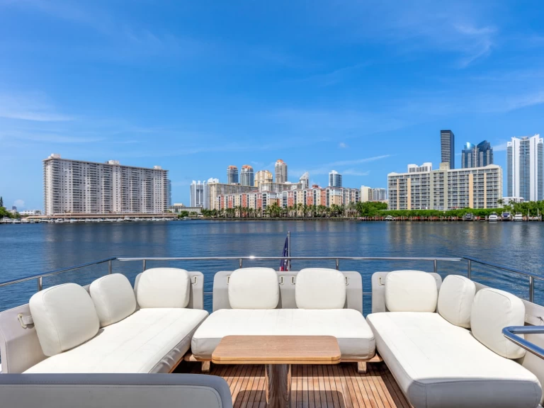 Louez un Azimut Azimut 66 à Miami