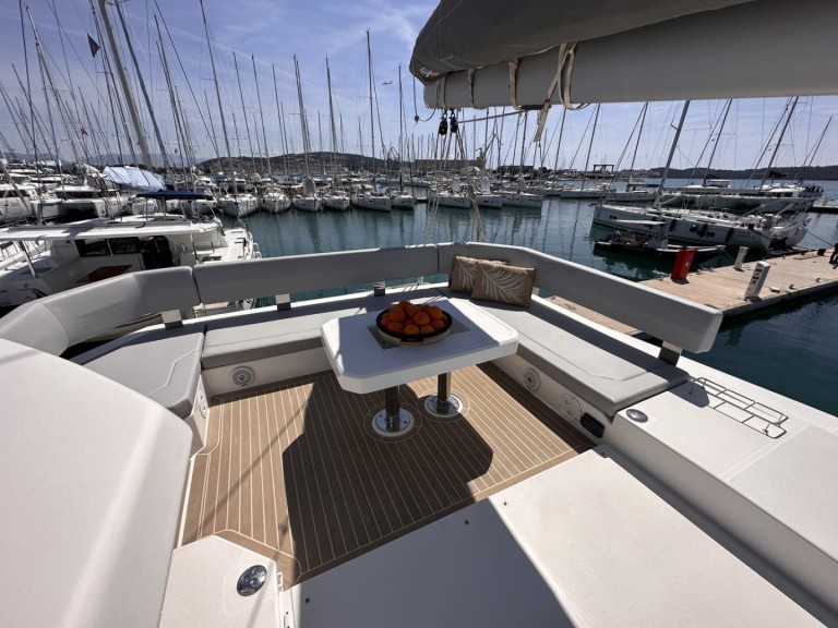Louer Catamaran avec ou sans skipper Leopard Catamarans / Robertson & Caine à Seget Donji