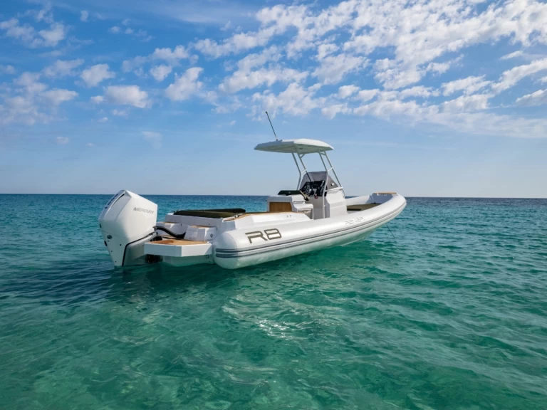 Location bateau Port du Lavandou pas cher Renier R8 Tourer