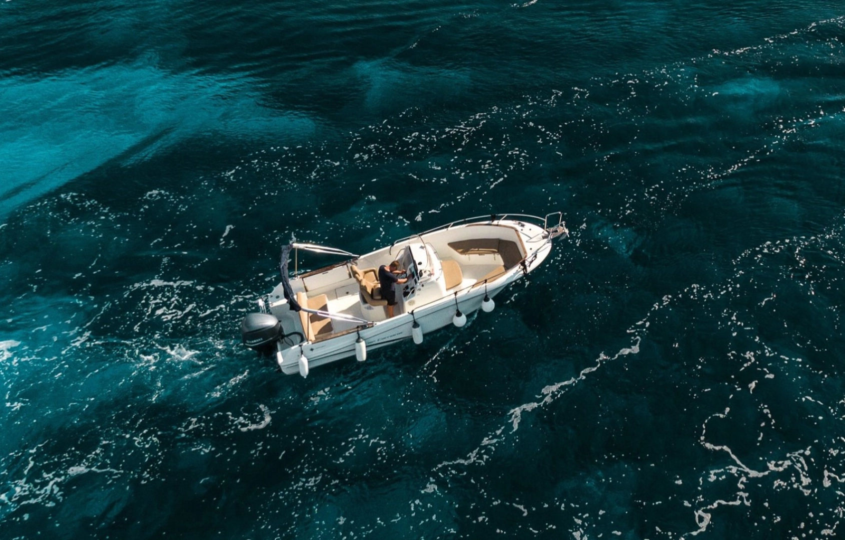 Bateau à moteur à louer à Vela Luka au meilleur prix