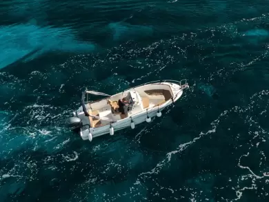 Bateau à moteur à louer à Vela Luka au meilleur prix