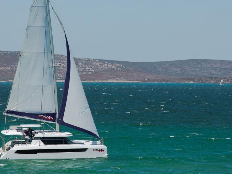 Catamaran à louer à Cannigione au meilleur prix