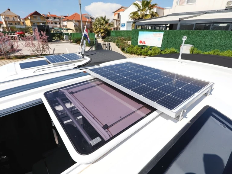 Location Bateau à moteur à Pirovac - Bénéteau Antares 9 OB