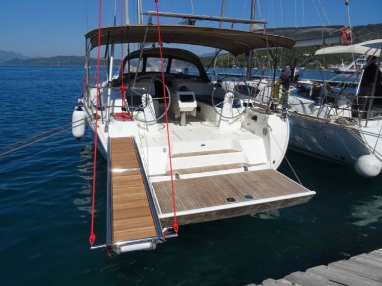 Louer Voilier avec ou sans skipper Bavaria à Álimos