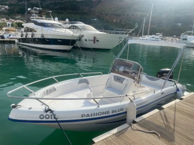 Hire a Blumax 19 open Castellammare del Golfo