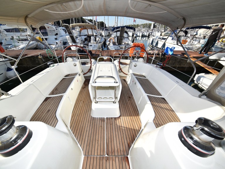 Location bateau Jeanneau Sun Odyssey 44i à Pula sur Samboat