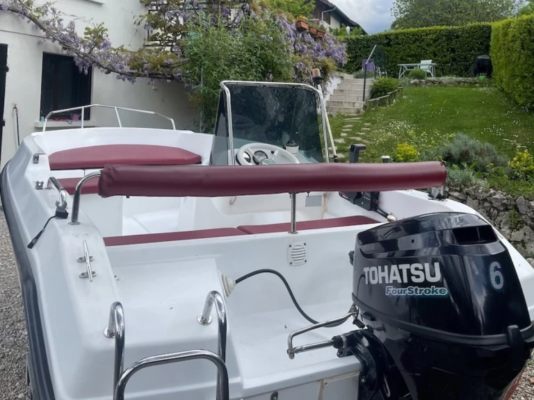 Louer Bateau à moteur avec ou sans skipper BARTEX à Aix-les-Bains