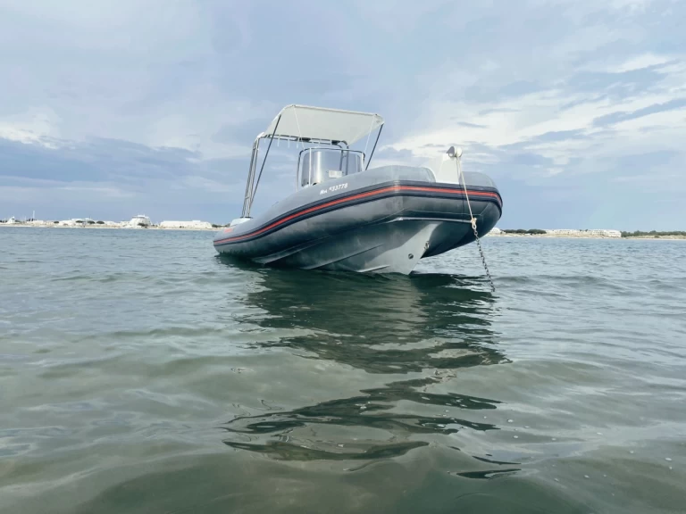 Semi-rigide à louer à Port-Camargue au meilleur prix