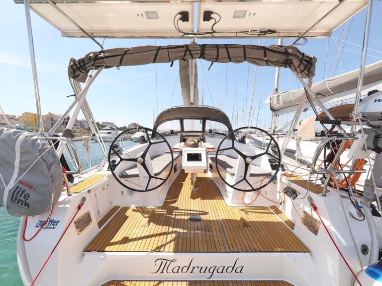 Location bateau Bavaria Cruiser 41S à Jezera sur Samboat