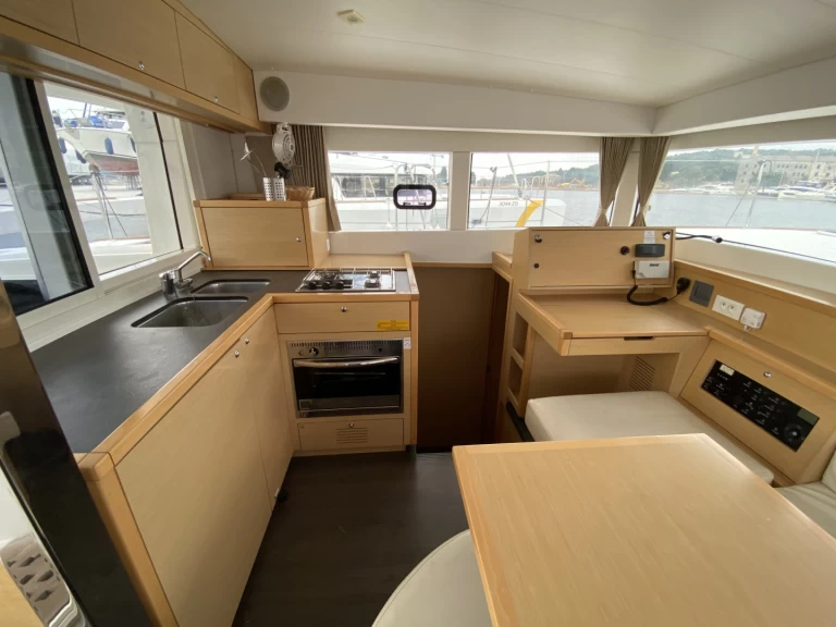 Location Catamaran à Pula - Lagoon Lagoon 39
