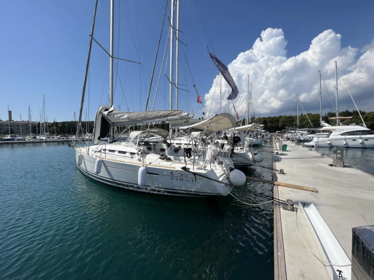Location à Pula - Bénéteau First 35 sur SamBoat