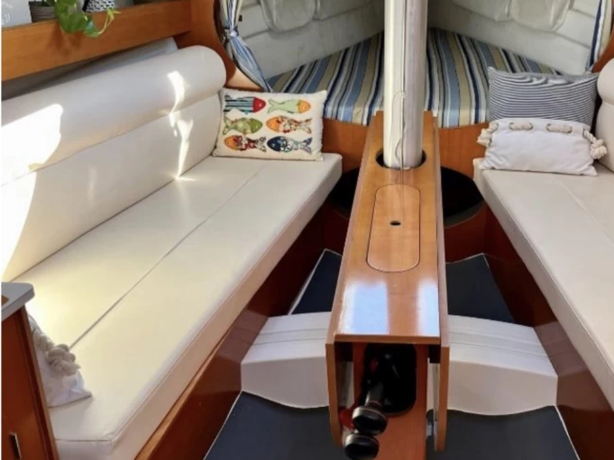 Bénéteau First 27.7 a louer à Antibes