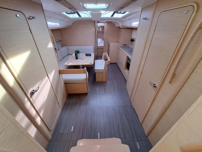 Location à Jezera - Dufour Dufour 430 sur SamBoat