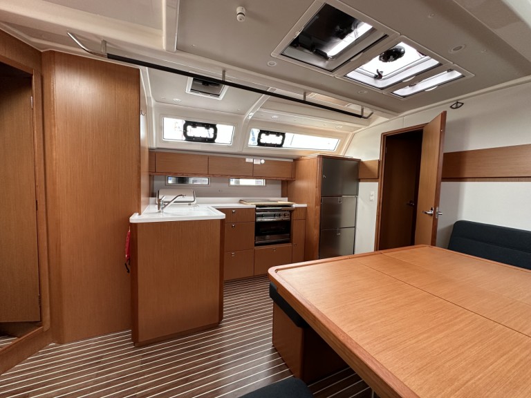 Louer Voilier avec ou sans skipper Bavaria à Álimos