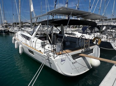 Alquiler de Velero, con o sin patrón Bénéteau D-Marin Dalmacija Marina