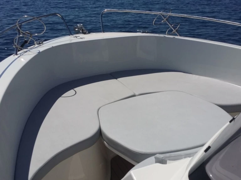 Location bateau Antibes pas cher Pacific Craft 670 Open Trendy