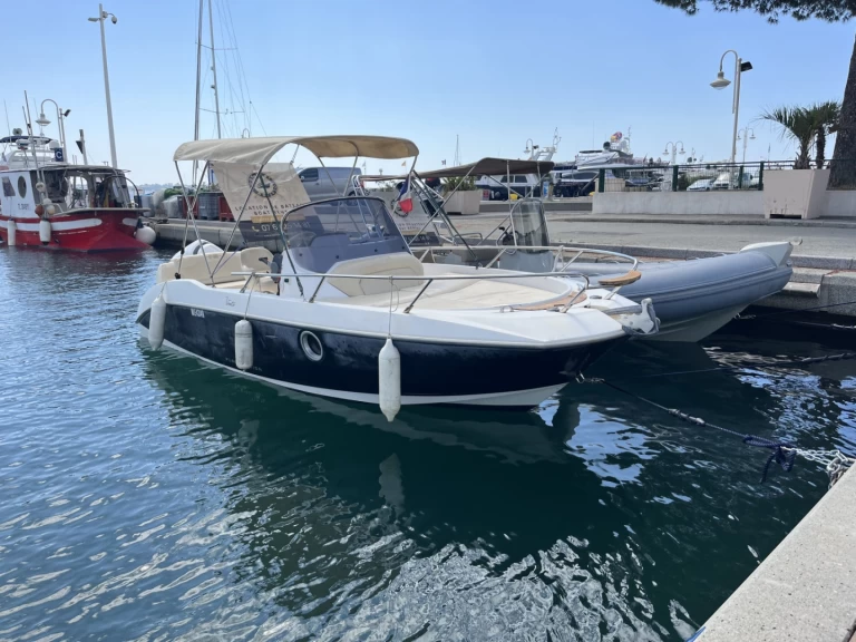 Location Bateau à moteur Sessa Marine avec permis