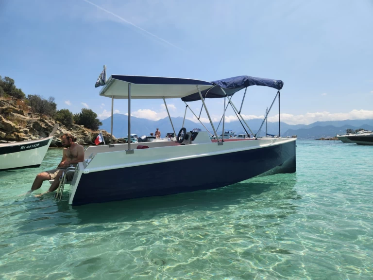 Louer Bateau à moteur avec ou sans skipper Alizée Electronic à Saint-Florent
