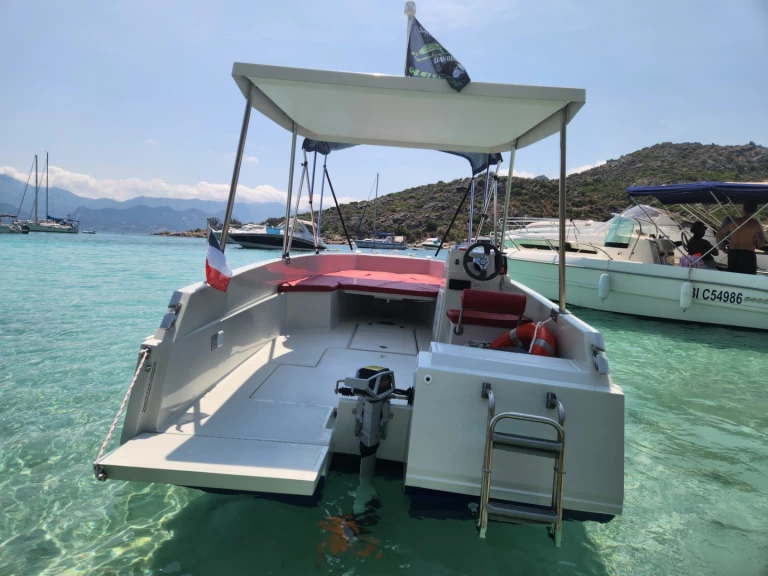 Location Bateau à moteur Alizée Electronic avec permis