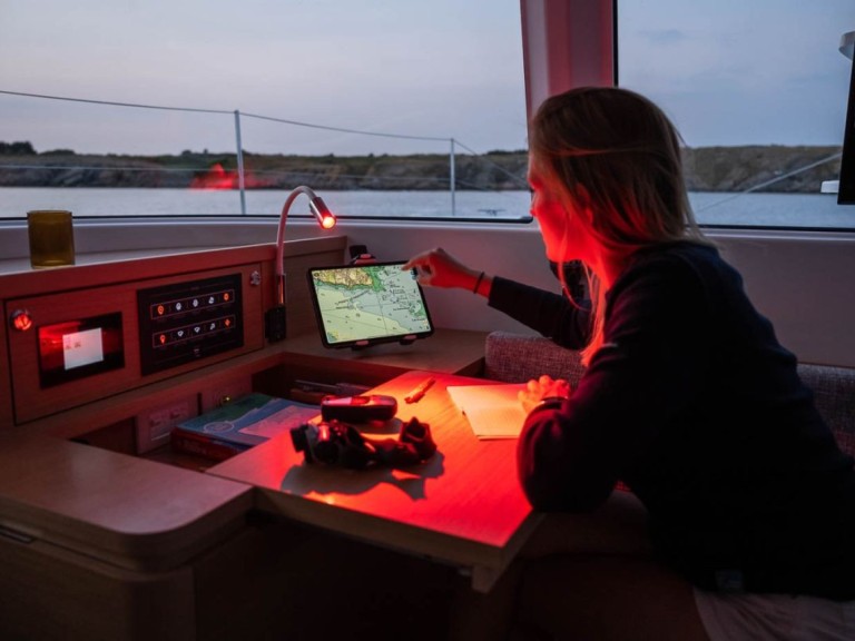 Louer Catamaran avec ou sans skipper Excess à Saint-Mandrier-sur-Mer