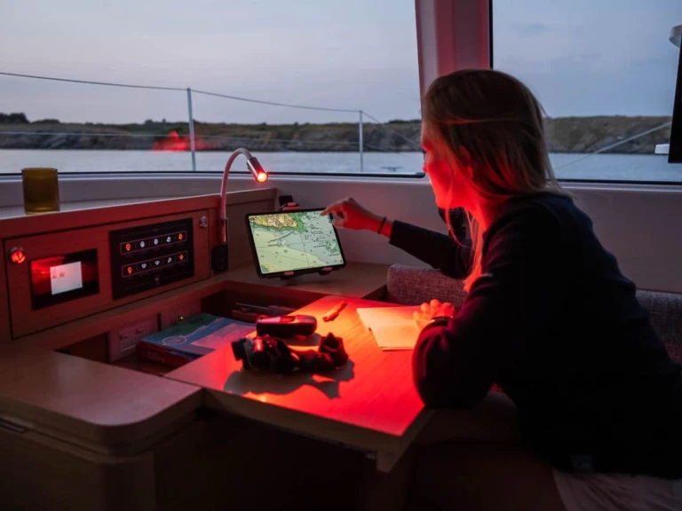 Louer Catamaran avec ou sans skipper Excess à Saint-Mandrier-sur-Mer