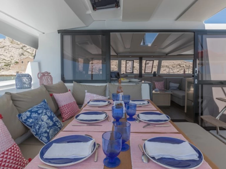 Location bateau Fountaine Pajot Astrea 42 à La Paz sur Samboat