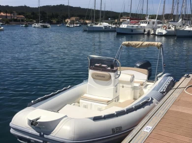 Lomac Lomac 600 IN jednotlivci a charterové společnosti v Hyères