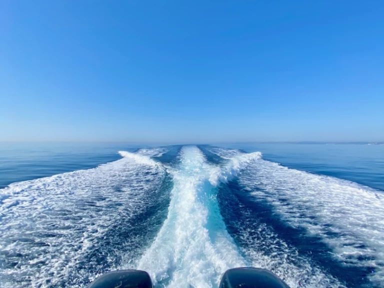 Louer Bateau à moteur avec ou sans skipper Jeanneau à Saint-Laurent-du-Var