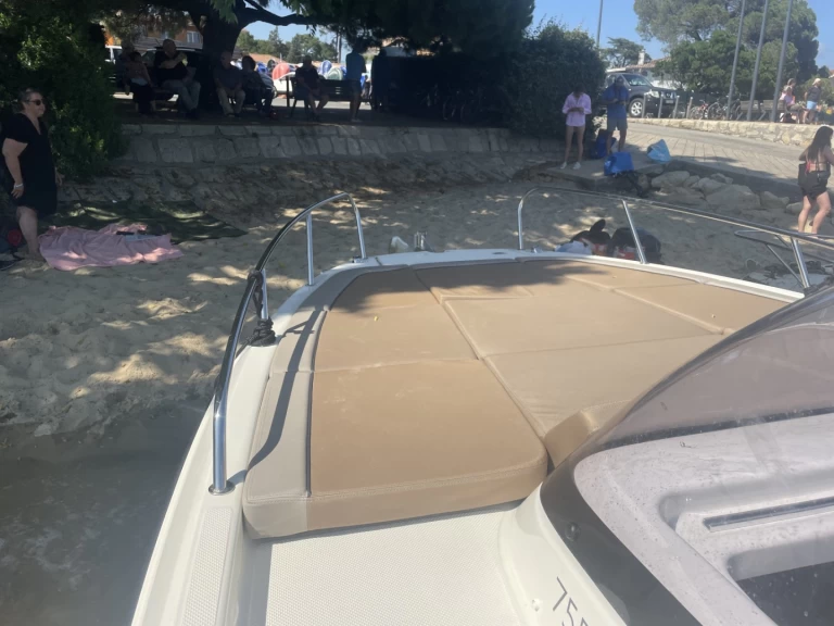 Bateau à moteur à louer à Lège-Cap-Ferret au meilleur prix