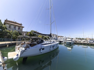 Louer Voilier avec ou sans skipper Elan à Marina Tankerkomerc