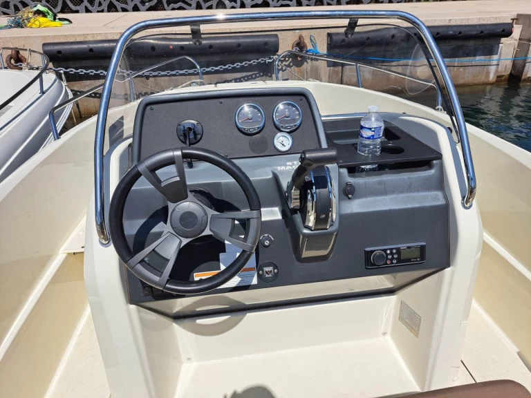 Location bateau Quicksilver QUICKSILVER 555 à Marseille sur Samboat