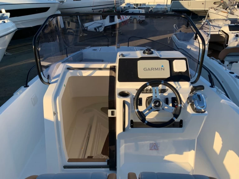 Location bateau Lorient pas cher Flyer 7 SPACEdeck