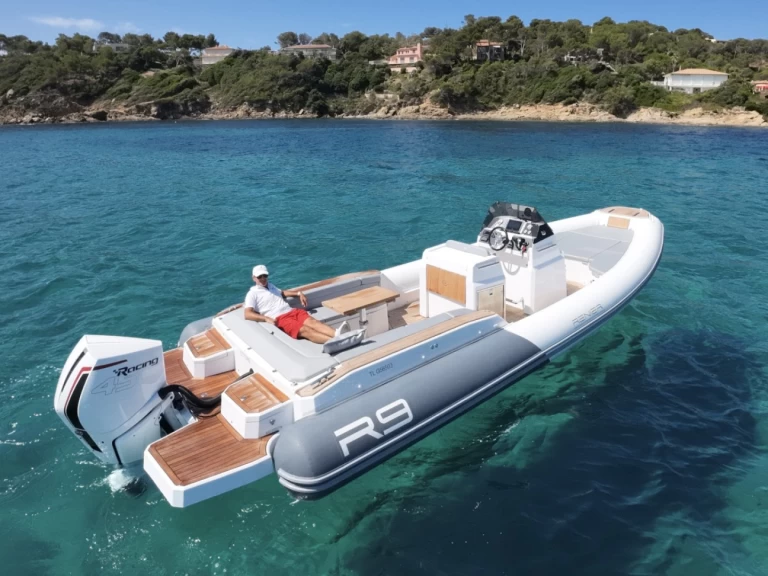 Location à Port du Lavandou - Renier Renier R9 Tourer sur SamBoat