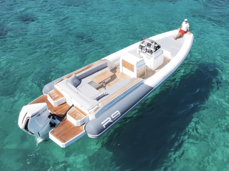 Louez un Renier Renier R9 Tourer à Port du Lavandou