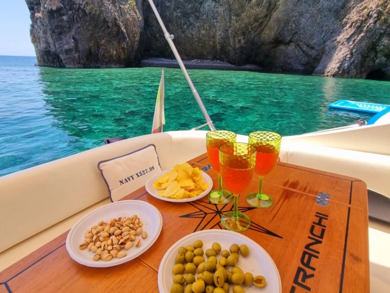 Location bateau Porto Badino pas cher Zaffiro 28
