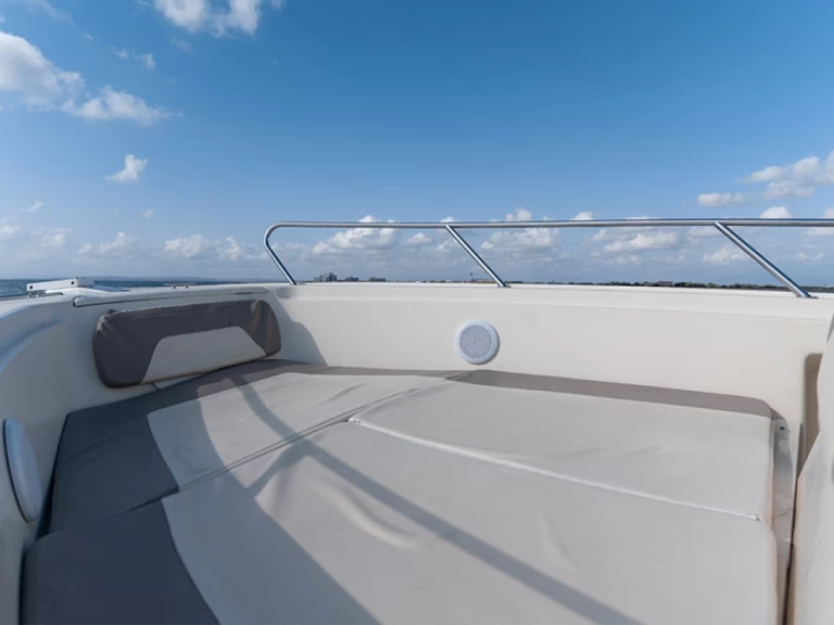 Bateau à moteur à louer à Roses au meilleur prix