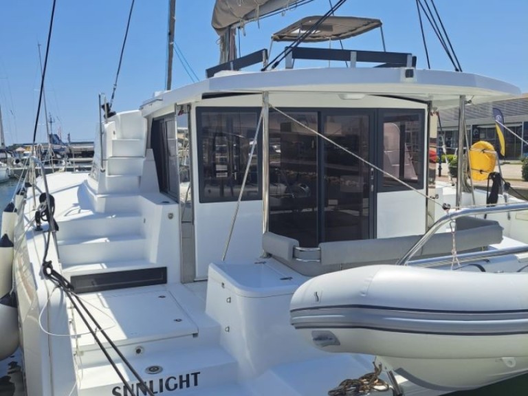 Catamaran à louer à Sukošan au meilleur prix