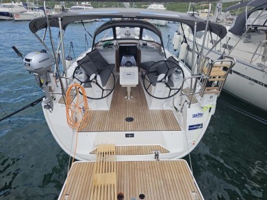 Boat rental Bavaria Cruiser 34 in Marina Punat on Samboat