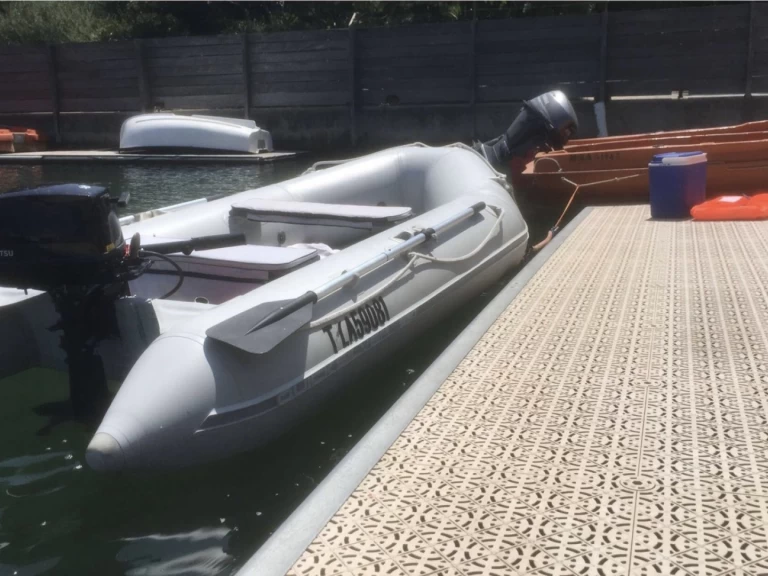 Louer Semi-rigide avec ou sans skipper Quicksilver à Marseille