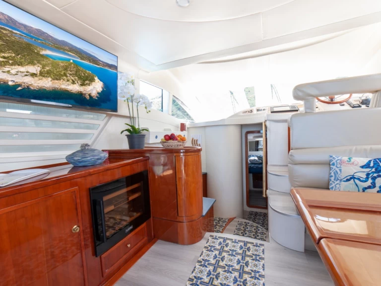 Bateau à moteur à louer à Villasimius au meilleur prix