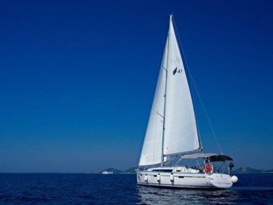 Ein Bavaria Cruiser 41 mieten in Murter-Kornati