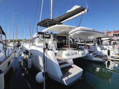 Yacht hire Pirovac cheap Lagoon 42