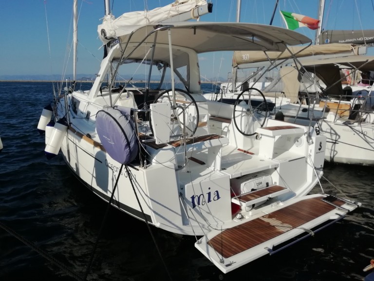 Location bateau Bénéteau Oceanis 35.1 à Carloforte sur Samboat