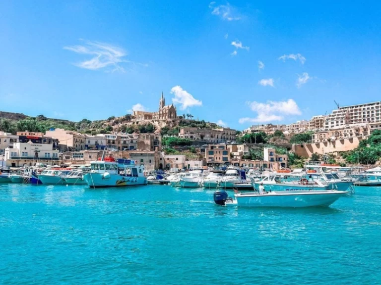 Location bateau Xemxija pas cher Coronet