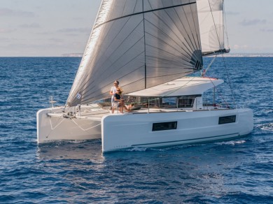 Verhuur Catamaran Lagoon met vaarbewijs